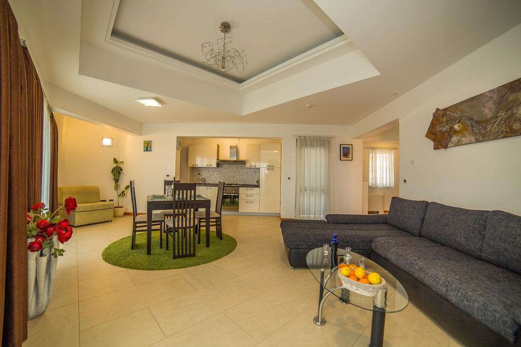 Apartments Milan 마카르스카 외부 사진